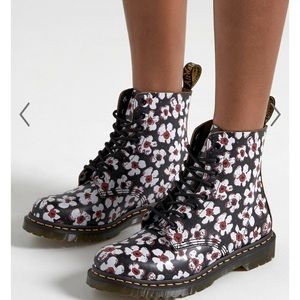 New Dr Martens 1460 Pascal Pansy Fayre  Combat Boots
